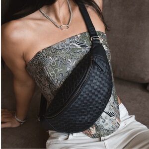 MANDRN Black Woven Atlas Bag